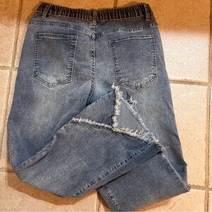 Stylish Blue Frayed Hem Women Jeans